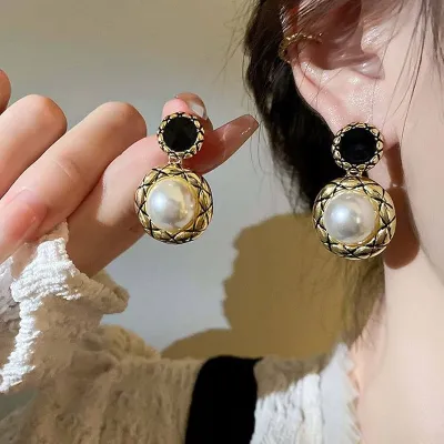 Alloy Antique Pearl Gold Drop Earrings 